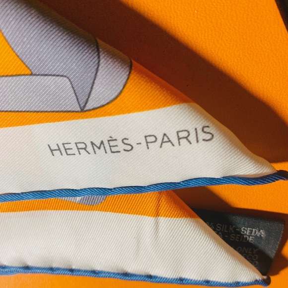 Hermès Silk Scarf - Picture 5 of 7